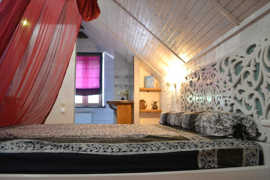 Romantic Guest House Каменец-Подольский Экстерьер фото